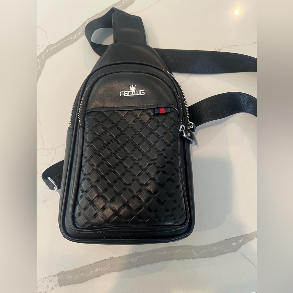 Mens Crossbody Sling Bag Black Leather FSD.WG